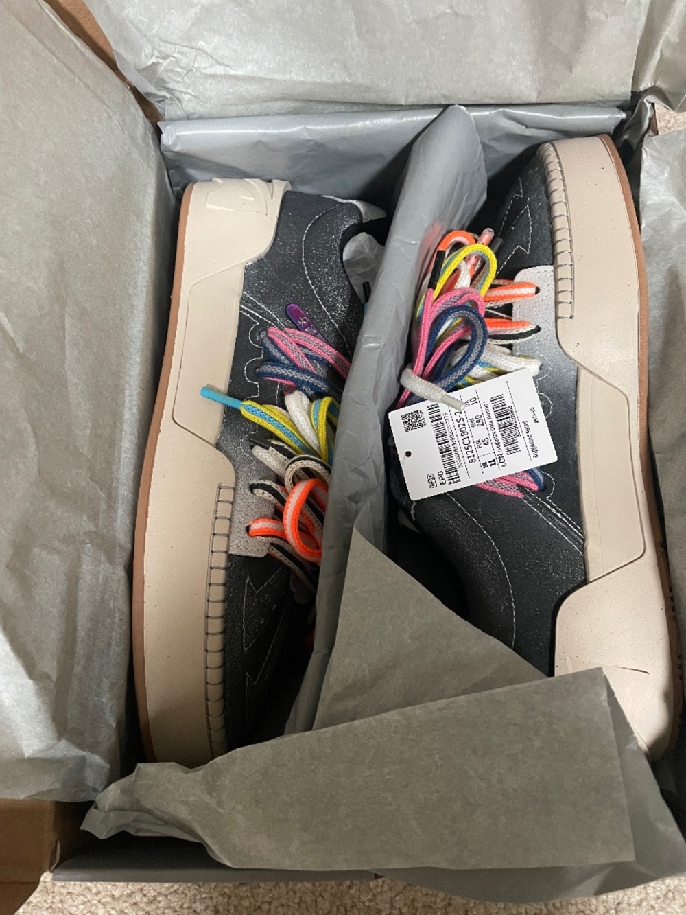 Brand new in box! Men’s Anta Kai 1 Hélà Style Roots
